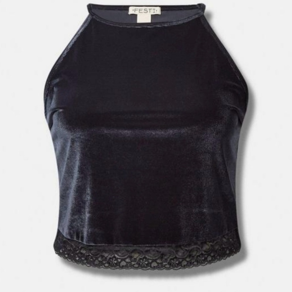 Torrid Festi Stretch Velvet Cropped High Neck Lace
Trim Cami SZ 3X/22-24 NWT